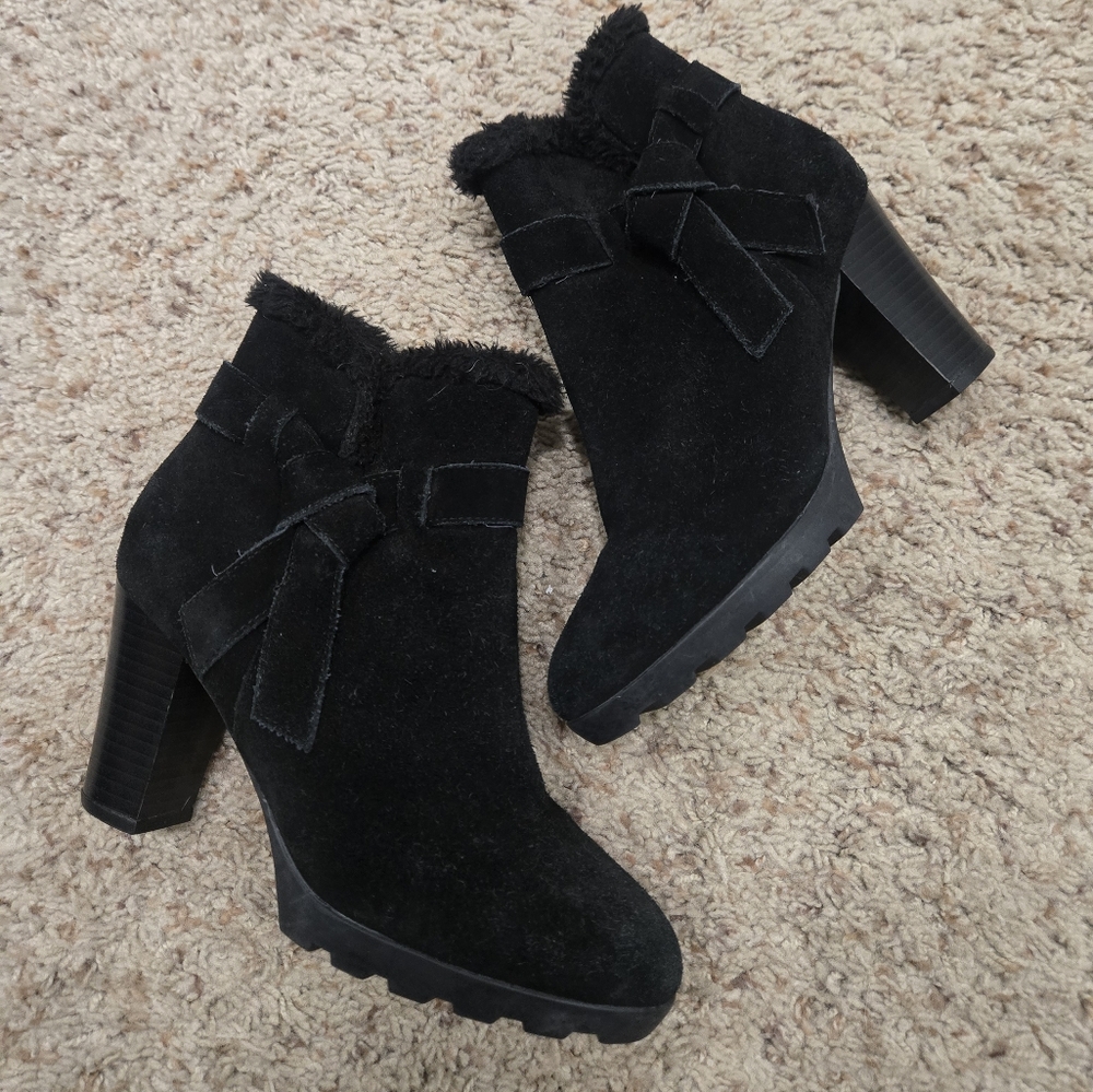Valdini coral suede booties size 6.5